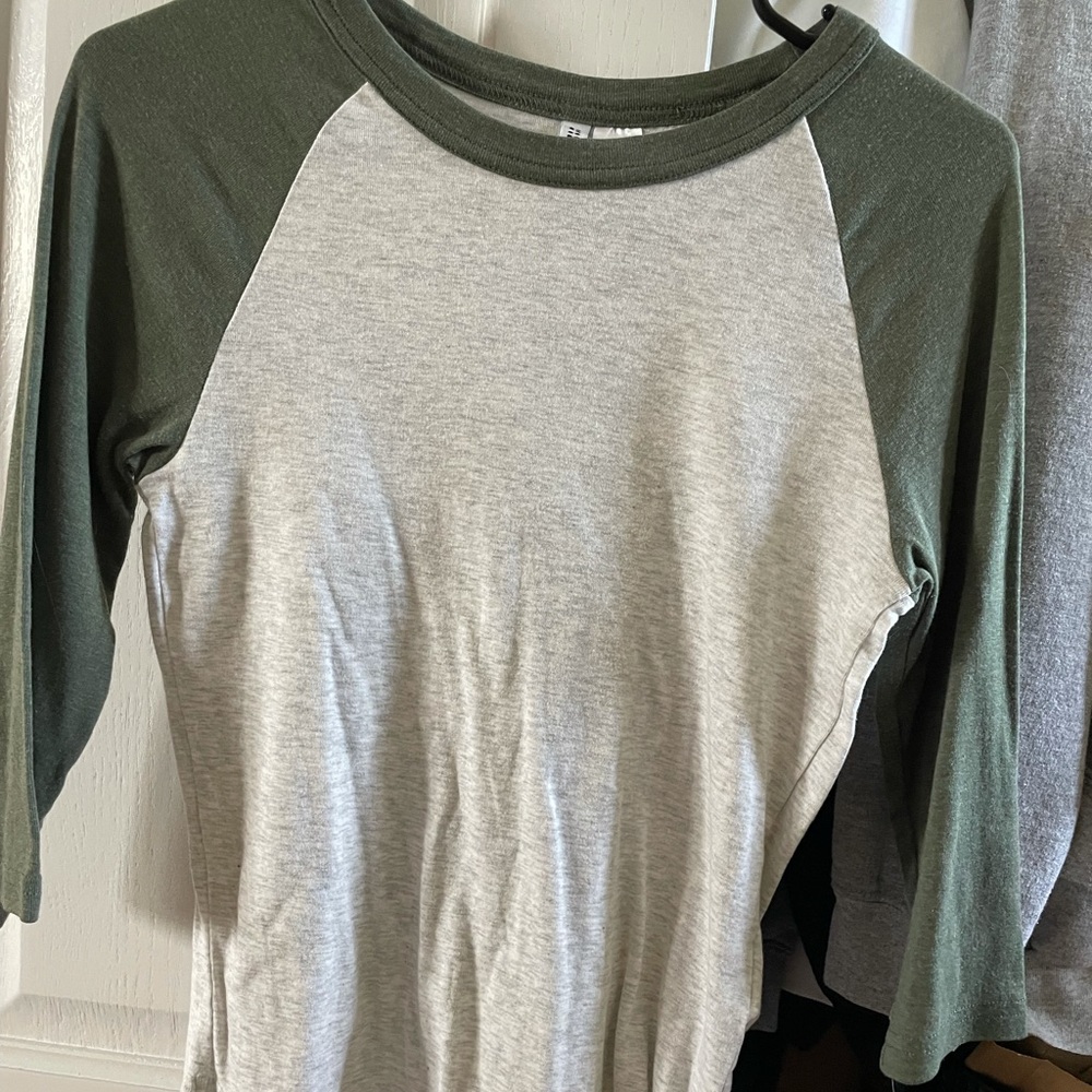Never worn H&M top